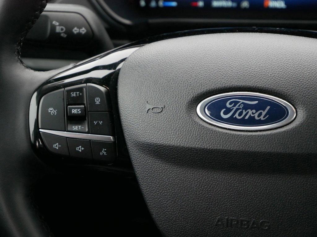 Certified 2024 Ford Escape Platinum AWD/4WD image 16