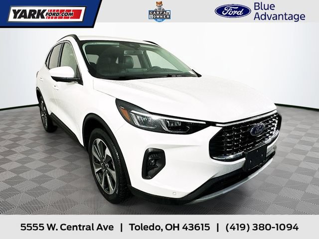 Certified 2024 Ford Escape Platinum AWD/4WD image 1