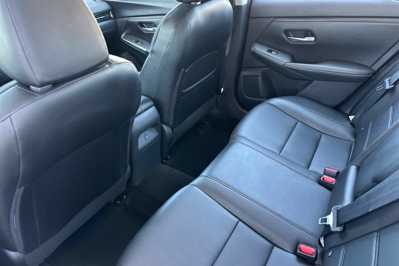 Used 2023 Nissan Sentra SR w/ SR Premium Package FWD image 4