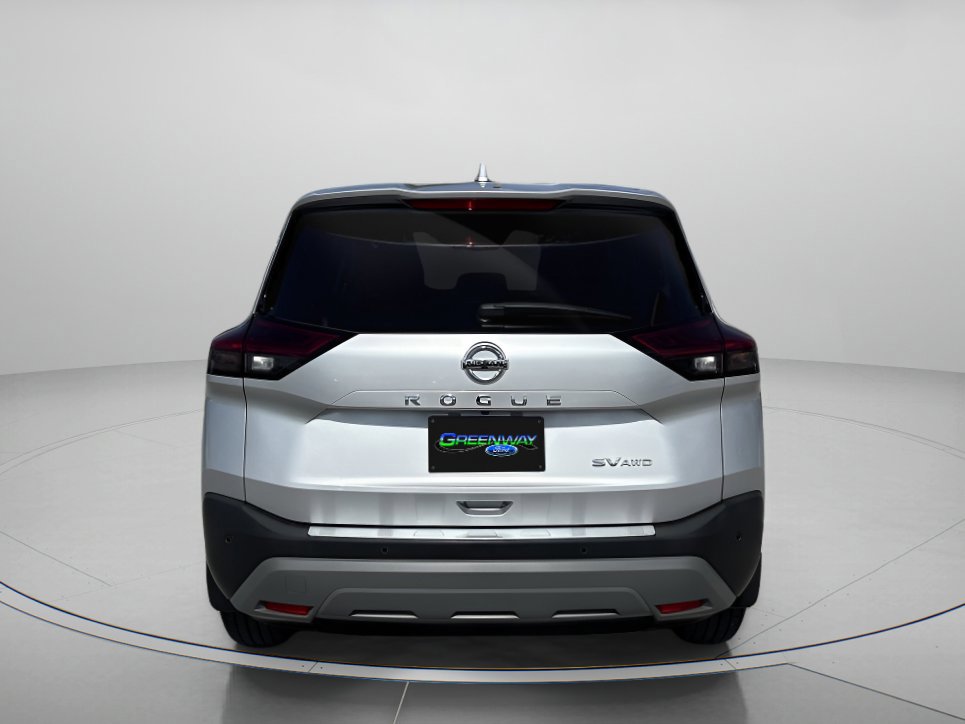 Used 2021 Nissan Rogue SV image 3