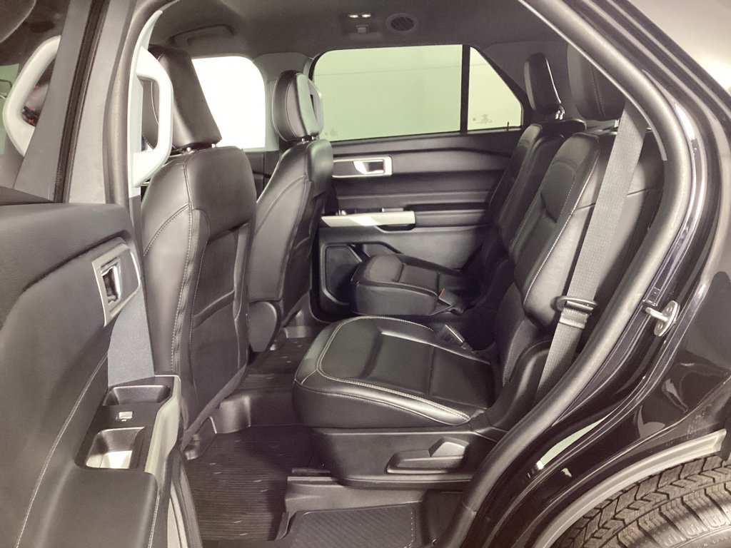 Certified 2023 Ford Explorer XLT w/ Equipment Group 202A AWD/4WD image 15