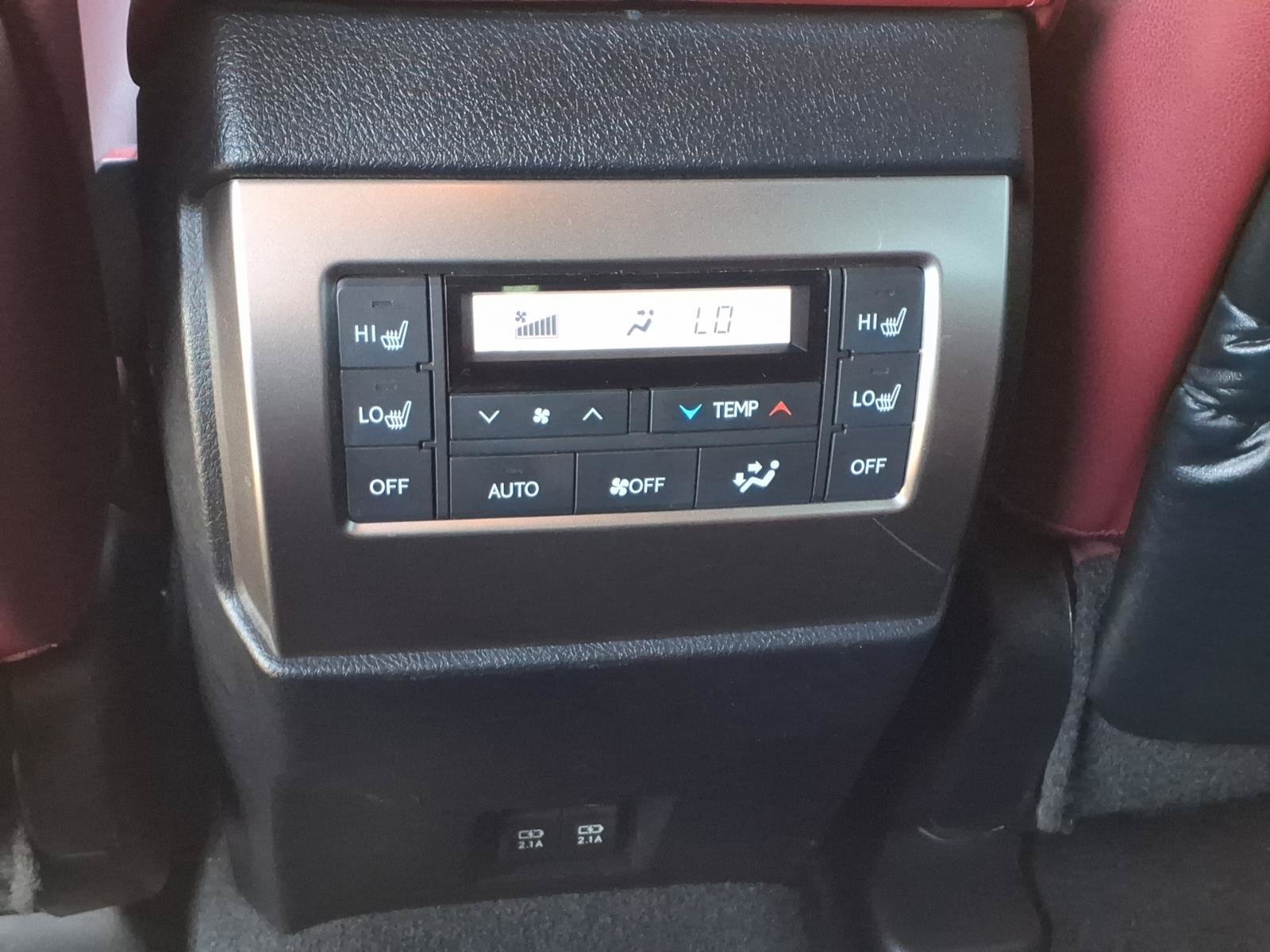 Used 2023 Lexus GX 460 Premium w/ Accessory Package AWD/4WD image 19