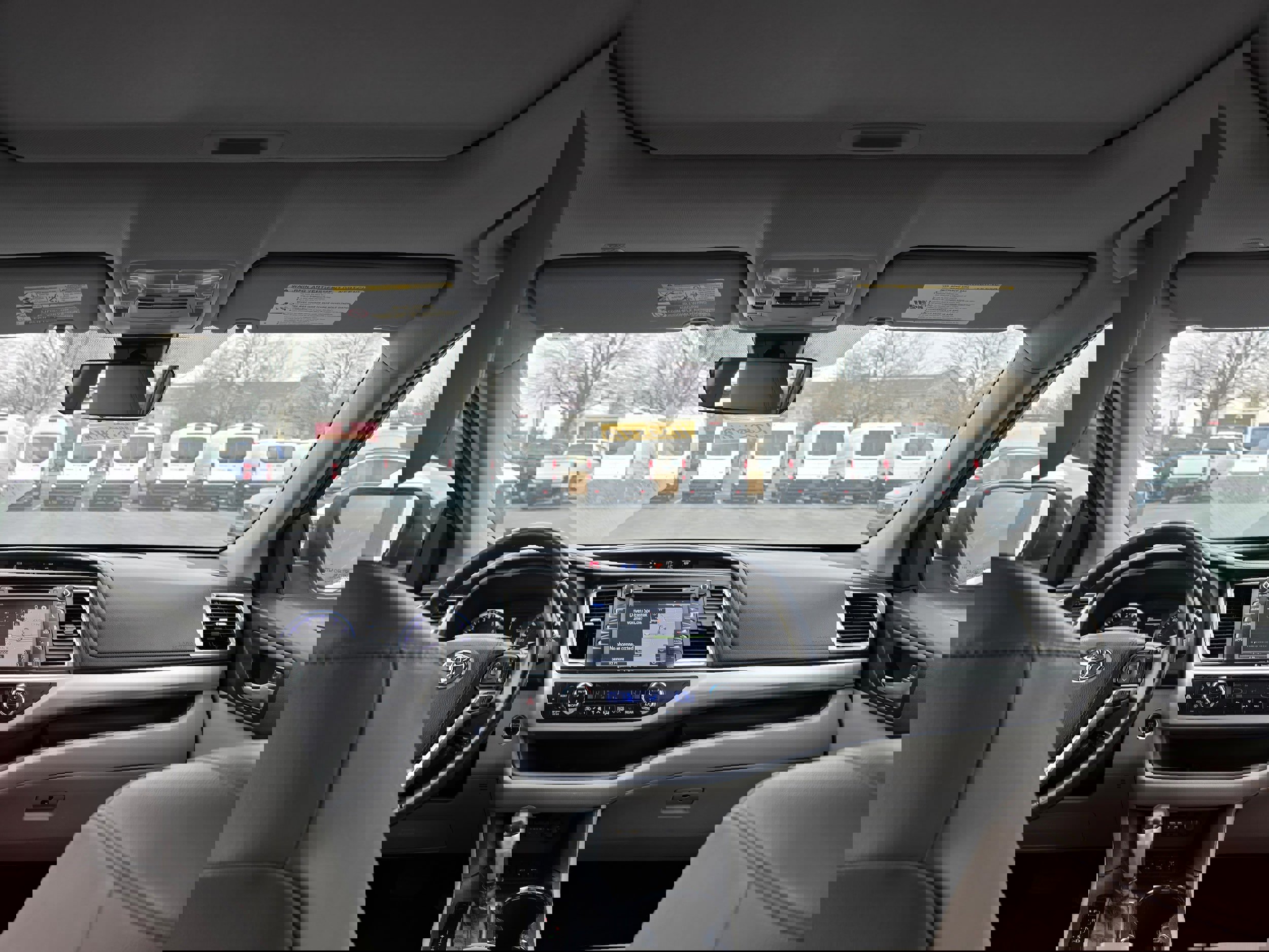 Used 2019 Toyota Highlander SE image 12