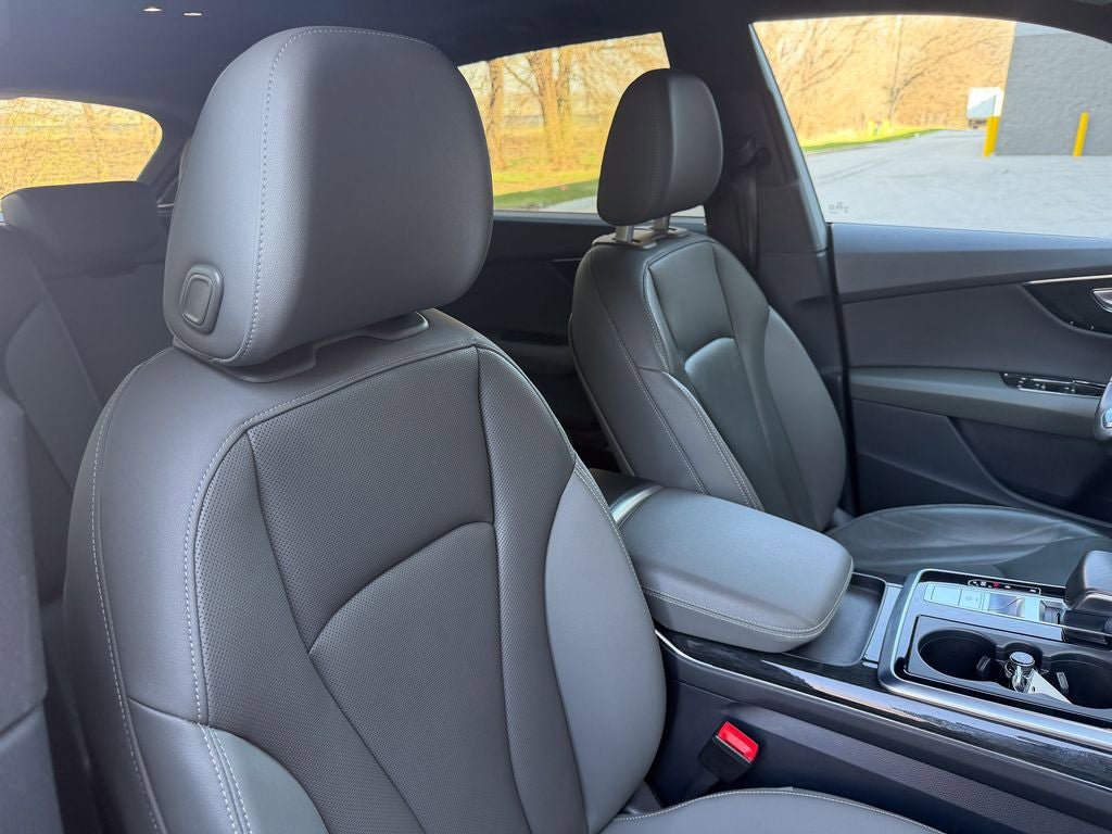 Used 2019 Audi Q8 Prestige w/ Towing Package AWD/4WD image 34