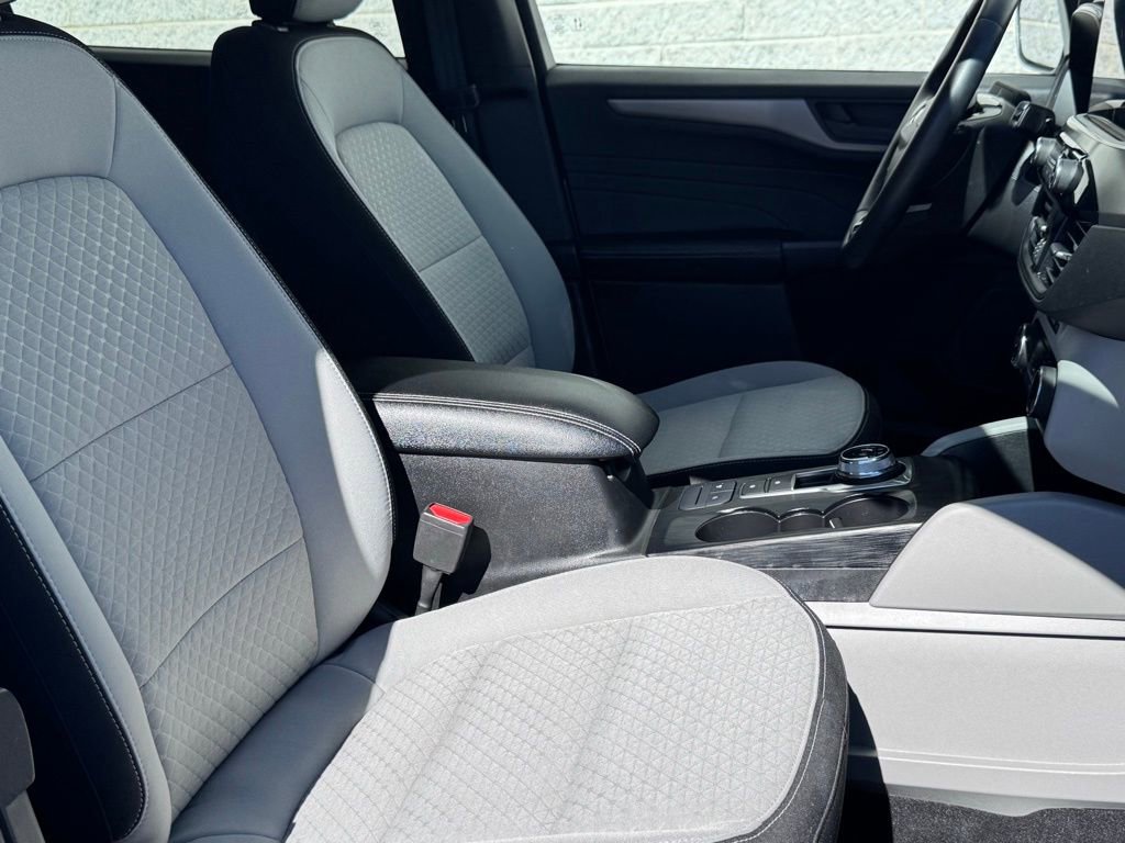 Certified 2023 Ford Escape Active AWD/4WD image 17