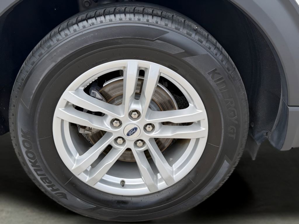Certified 2023 Ford Explorer XLT RWD image 12