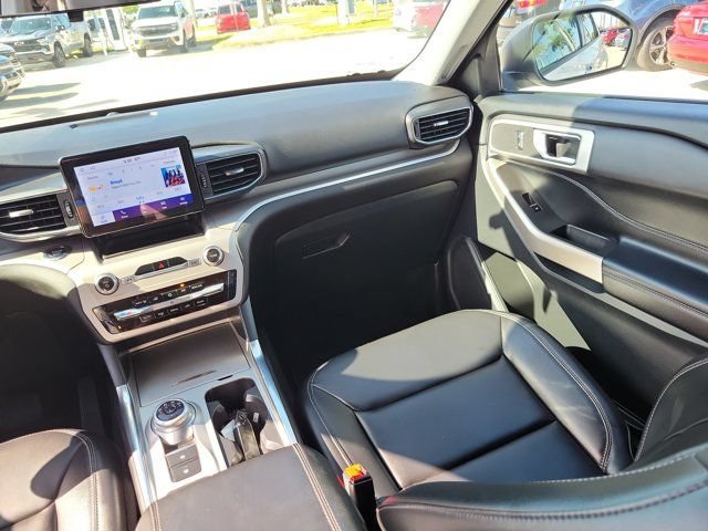 Certified 2022 Ford Explorer XLT w/ Equipment Group 202A RWD image 22