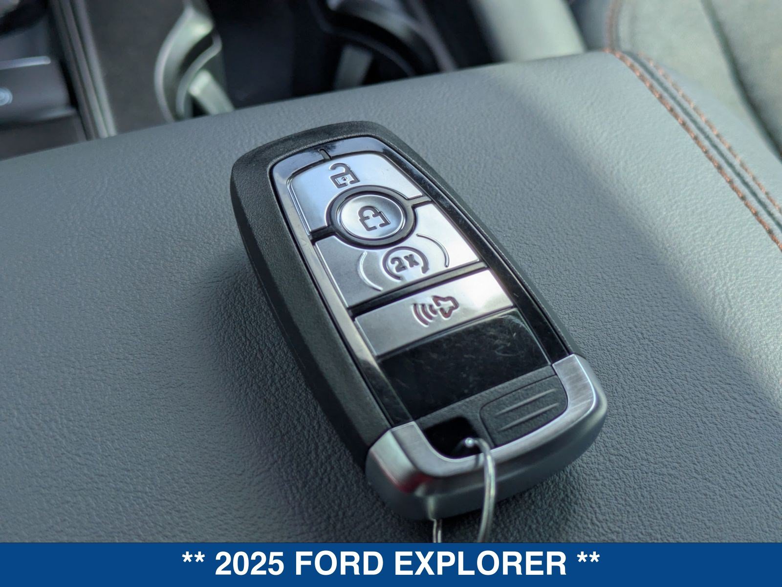 Certified 2025 Ford Explorer Active RWD image 35