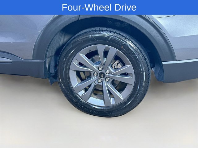 Certified 2021 Ford Explorer XLT w/ Equipment Group 202A AWD/4WD image 6