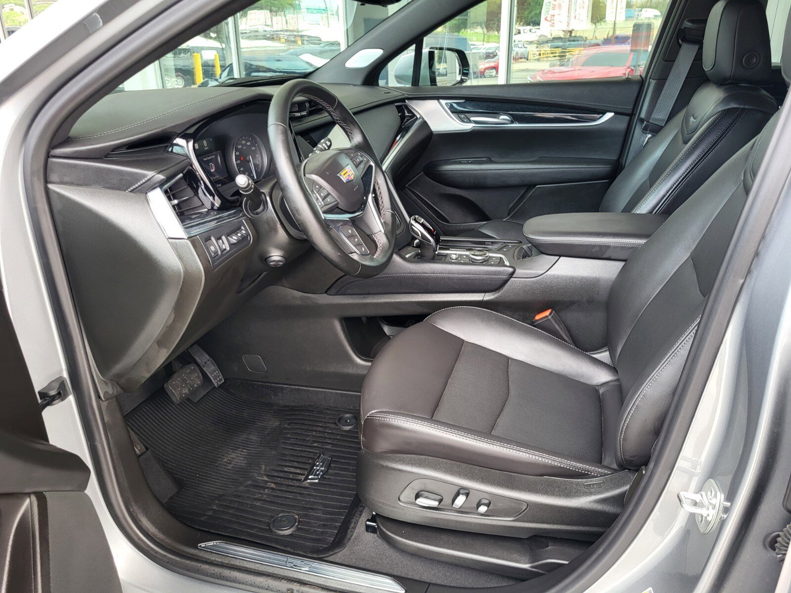Used 2025 Cadillac XT5 Premium Luxury w/ Technology Package FWD image 18