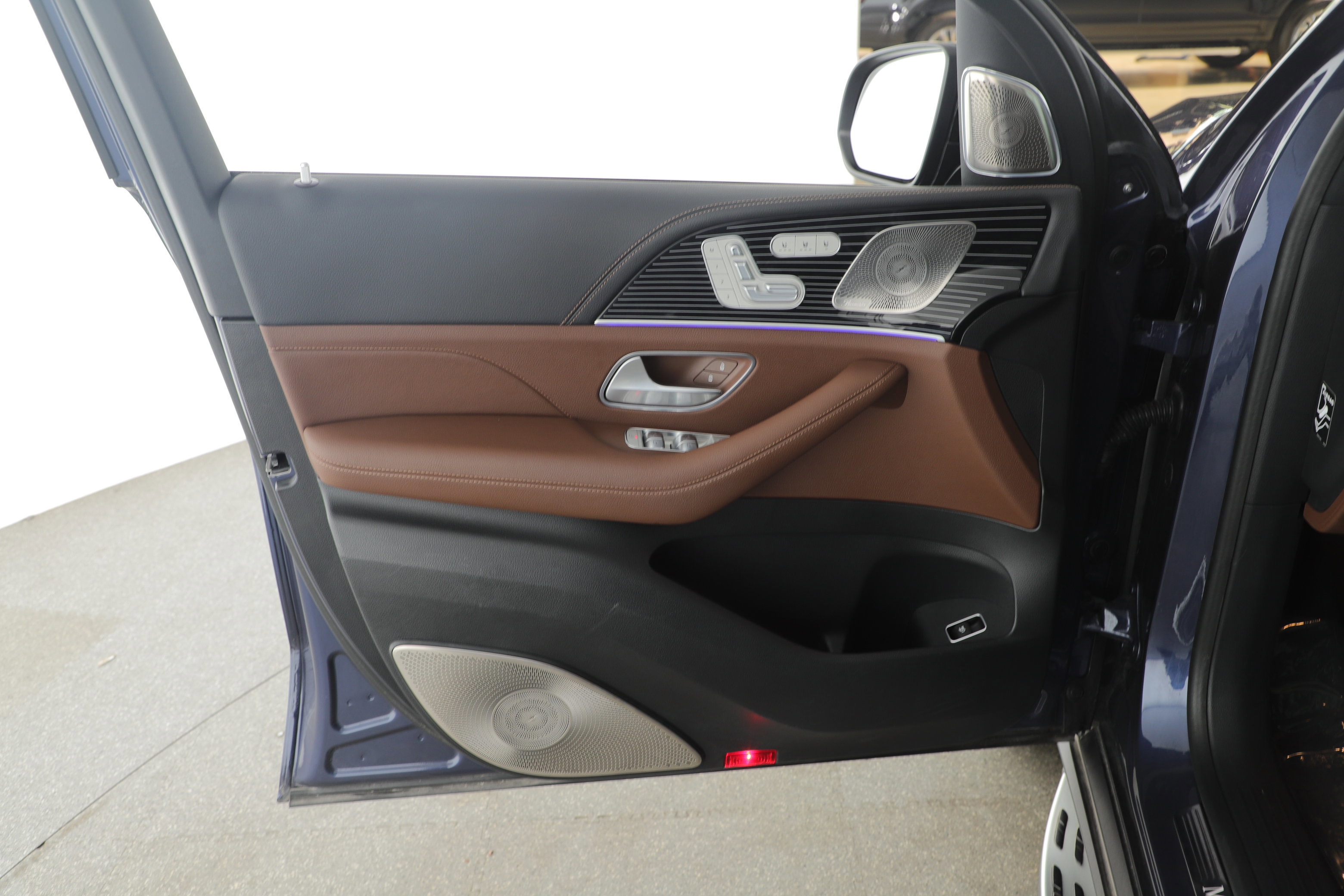 Used 2024 Mercedes-Benz GLS 450 4MATIC image 12