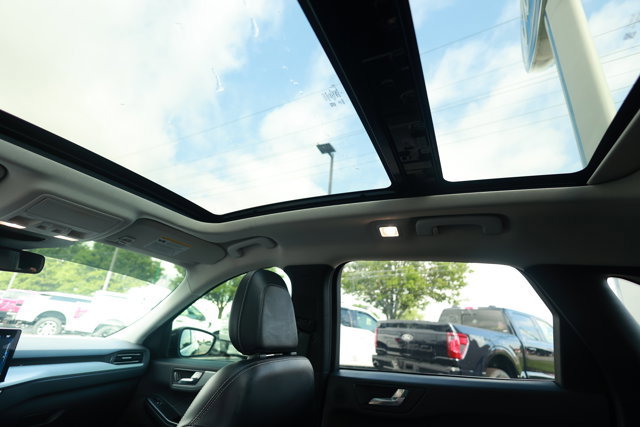 Certified 2023 Ford Escape Platinum w/ Premium Technology Package FWD image 11