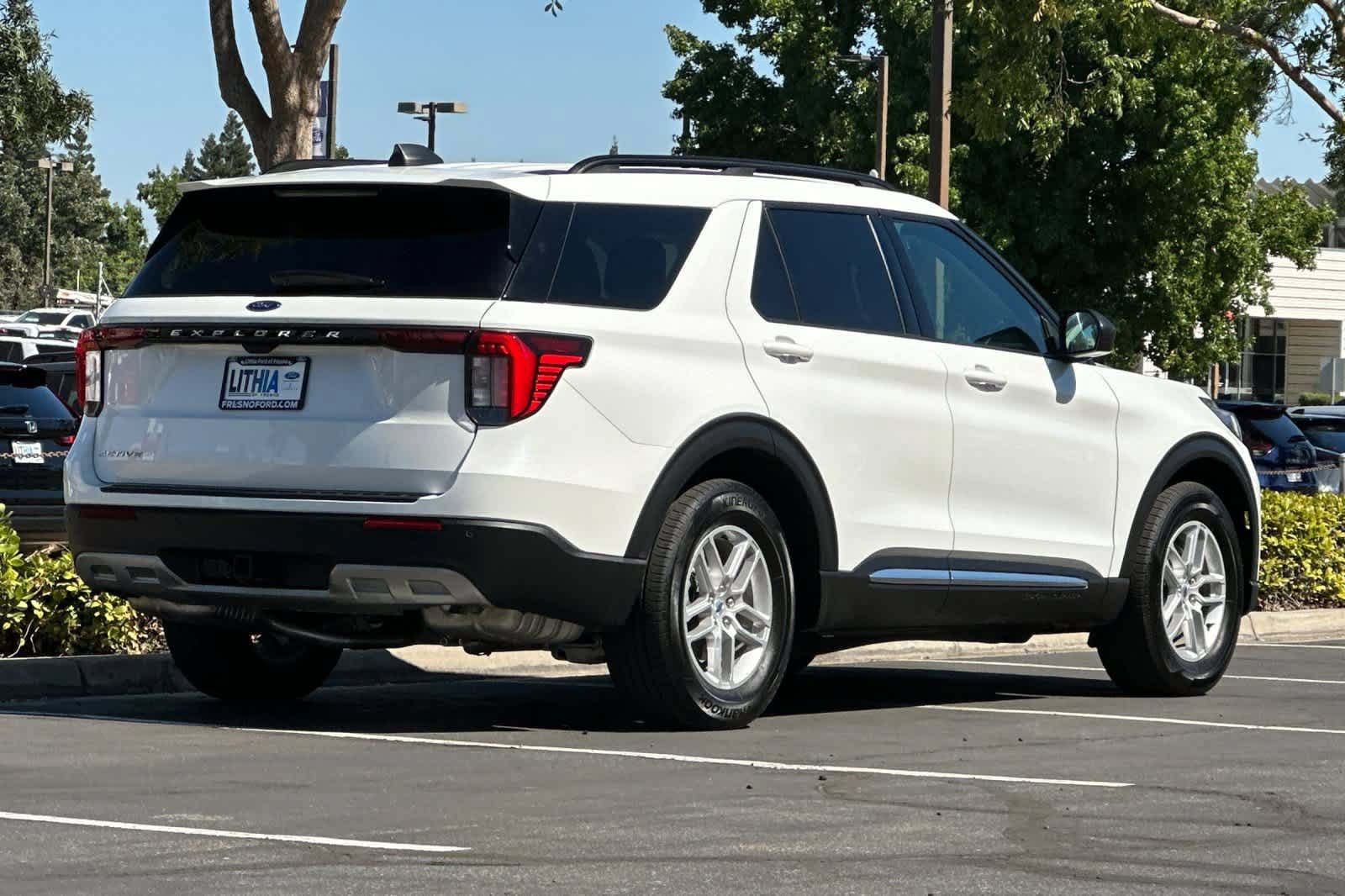 Certified 2025 Ford Explorer Active w/ Active Comfort Package RWD image 2