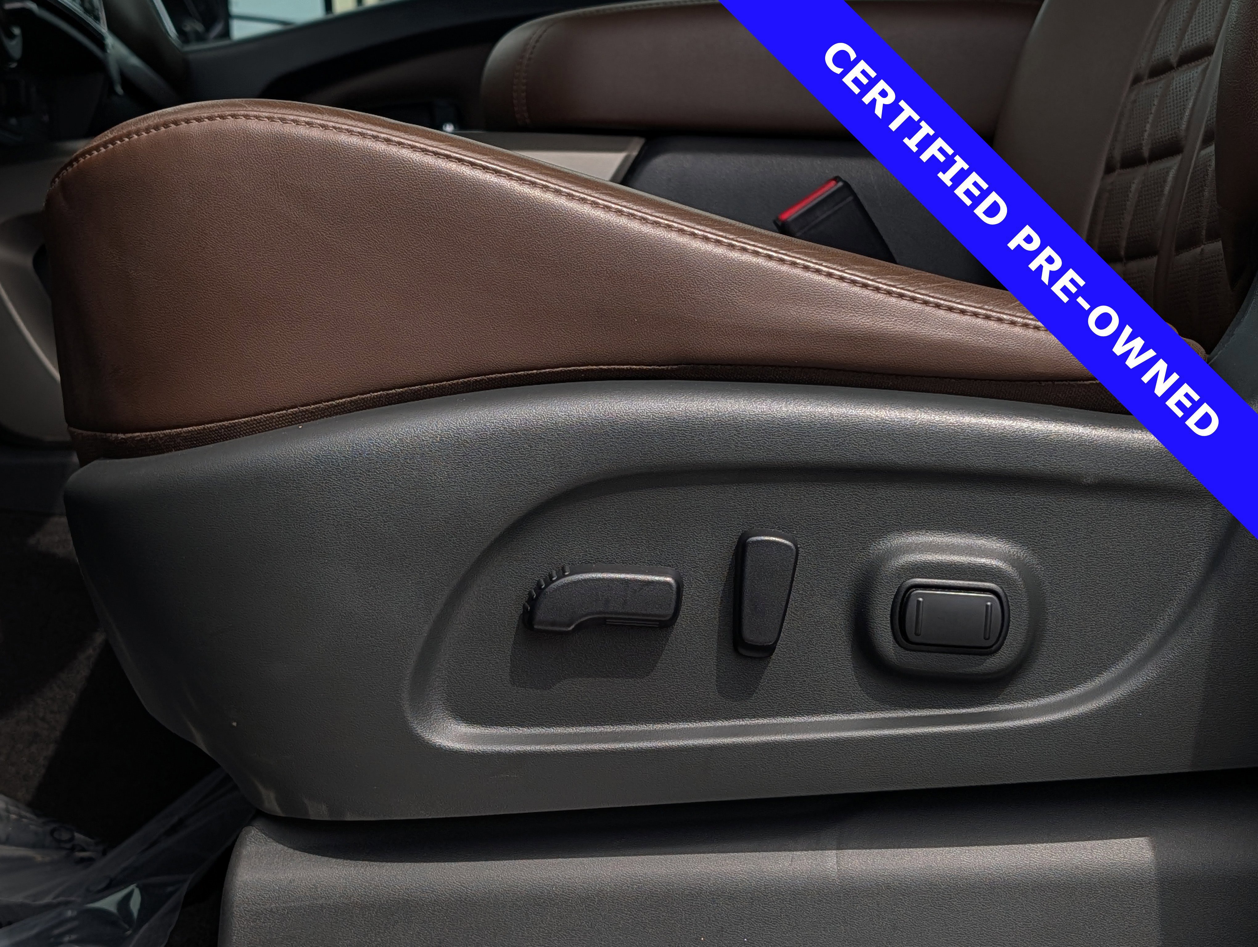 Used 2023 Nissan Titan Platinum Reserve w/ Moonroof Package image 25