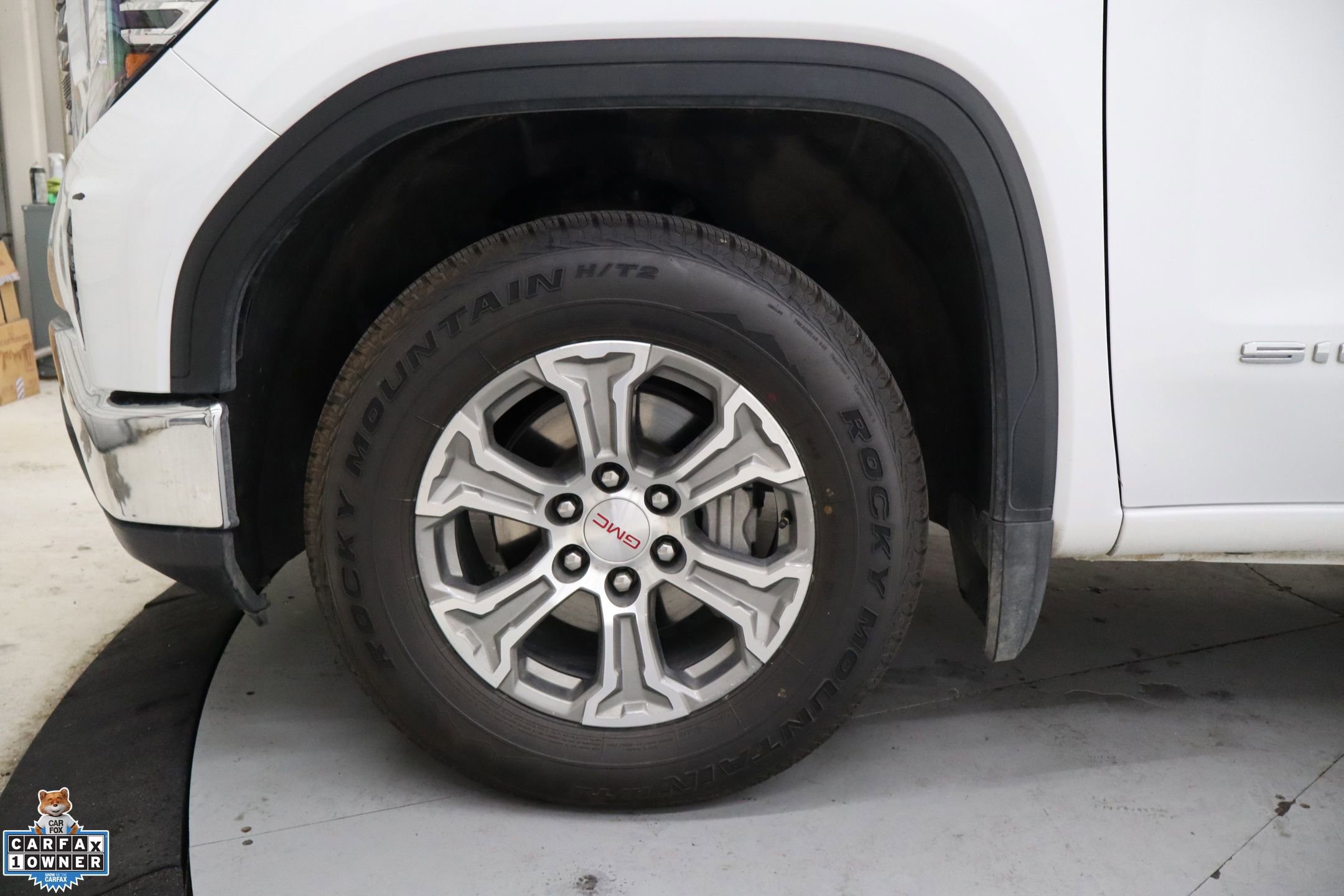 Used 2024 GMC Sierra 1500 SLT image 16