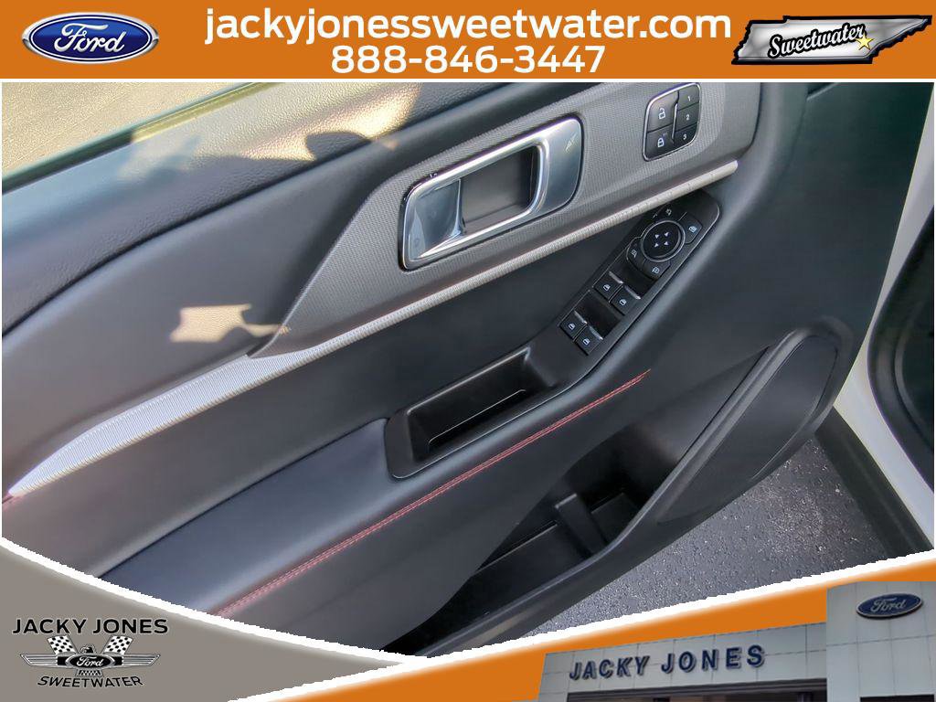 Certified 2025 Ford Explorer ST-Line w/ Premium Package image 12