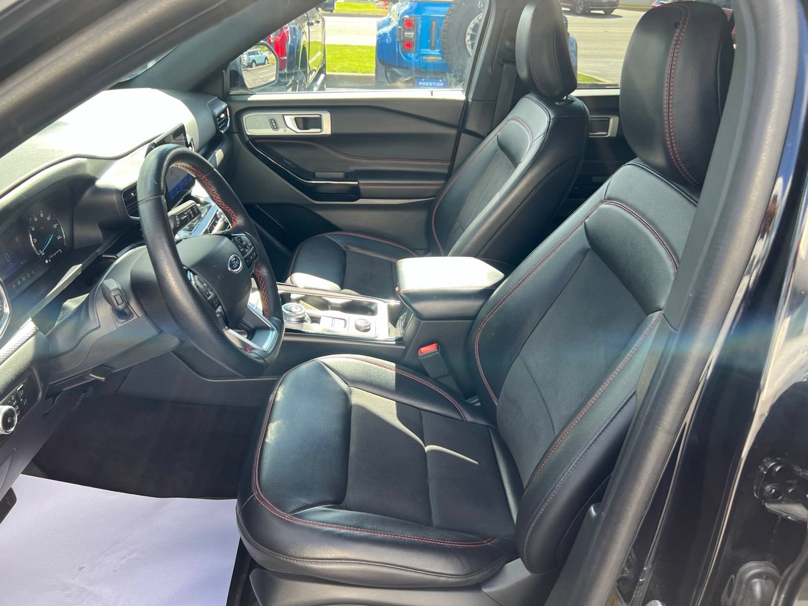 Certified 2023 Ford Explorer ST-Line AWD/4WD image 28
