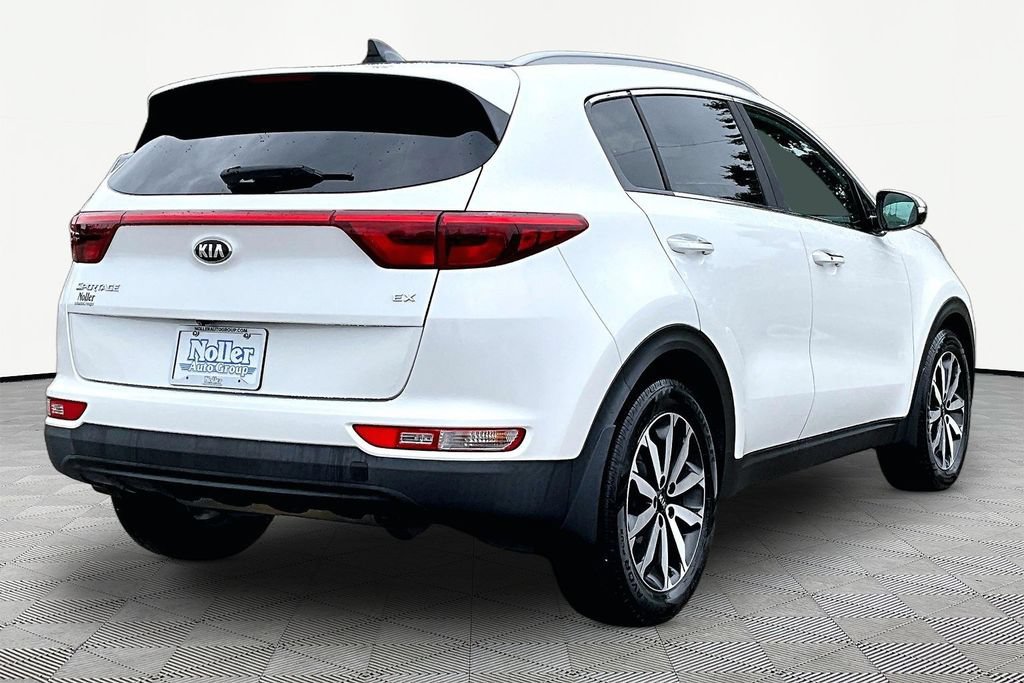 Used 2017 Kia Sportage EX w/ EX Premium Package FWD image 2