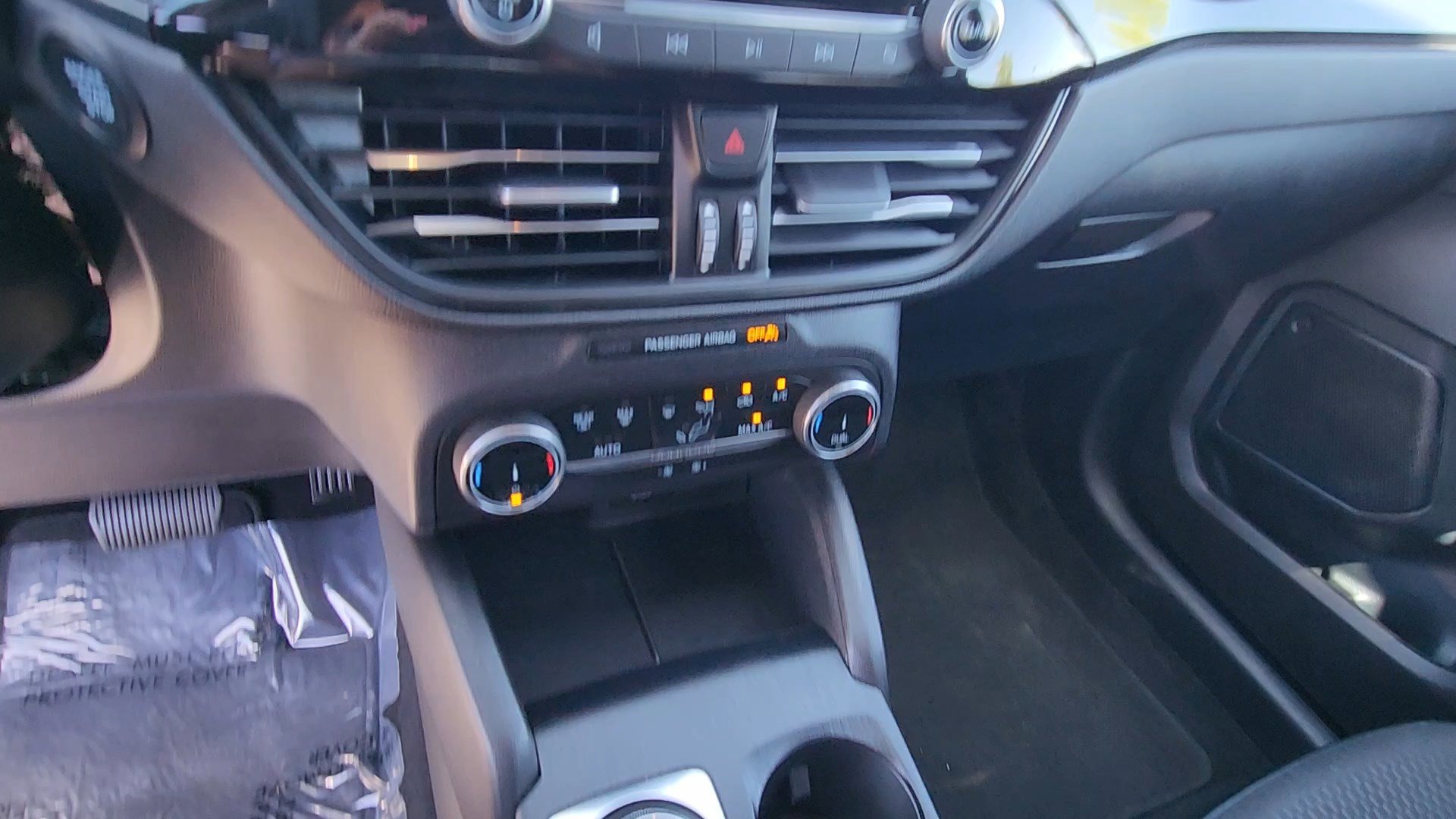 Certified 2025 Ford Escape ST-Line AWD/4WD image 35