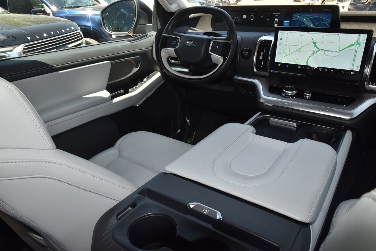 Certified 2025 Ford Expedition Platinum AWD/4WD image 16