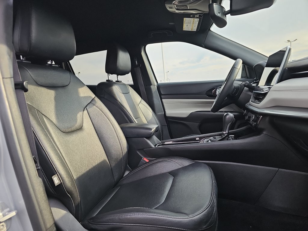 Used 2025 Jeep Compass Limited AWD/4WD image 10