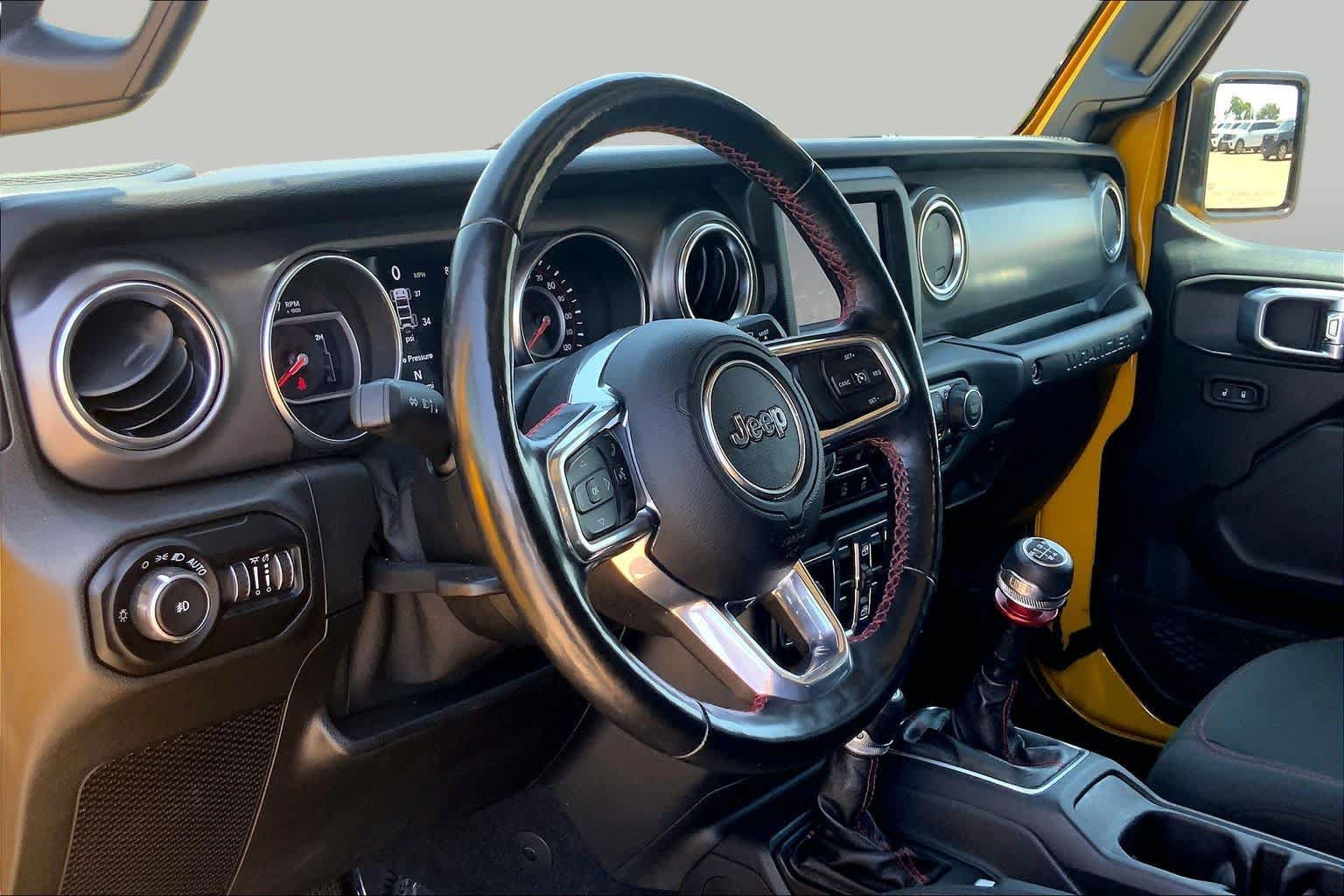Used 2021 Jeep Wrangler Unlimited Rubicon w/ Cold Weather Group AWD/4WD image 18