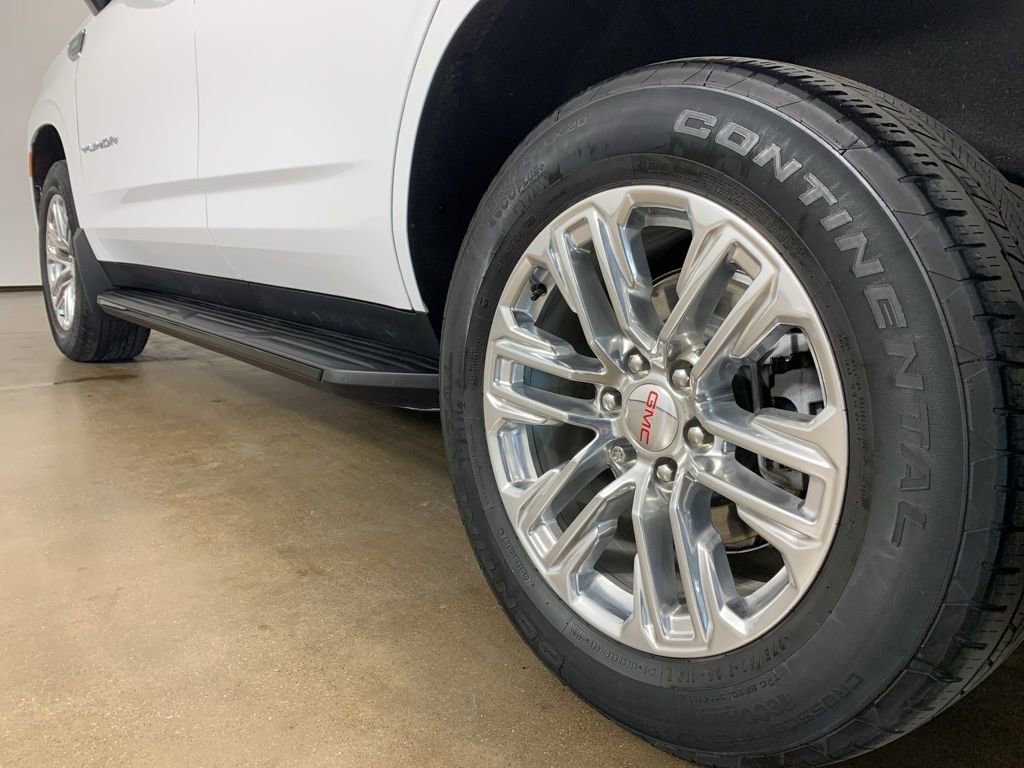 Used 2022 GMC Yukon SLE w/ Gmc Pro Safety Plus Package AWD/4WD image 17