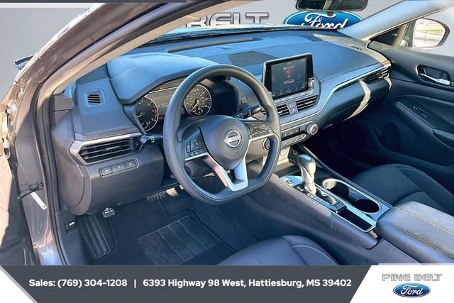 Used 2024 Nissan Altima 2.5 SV image 12