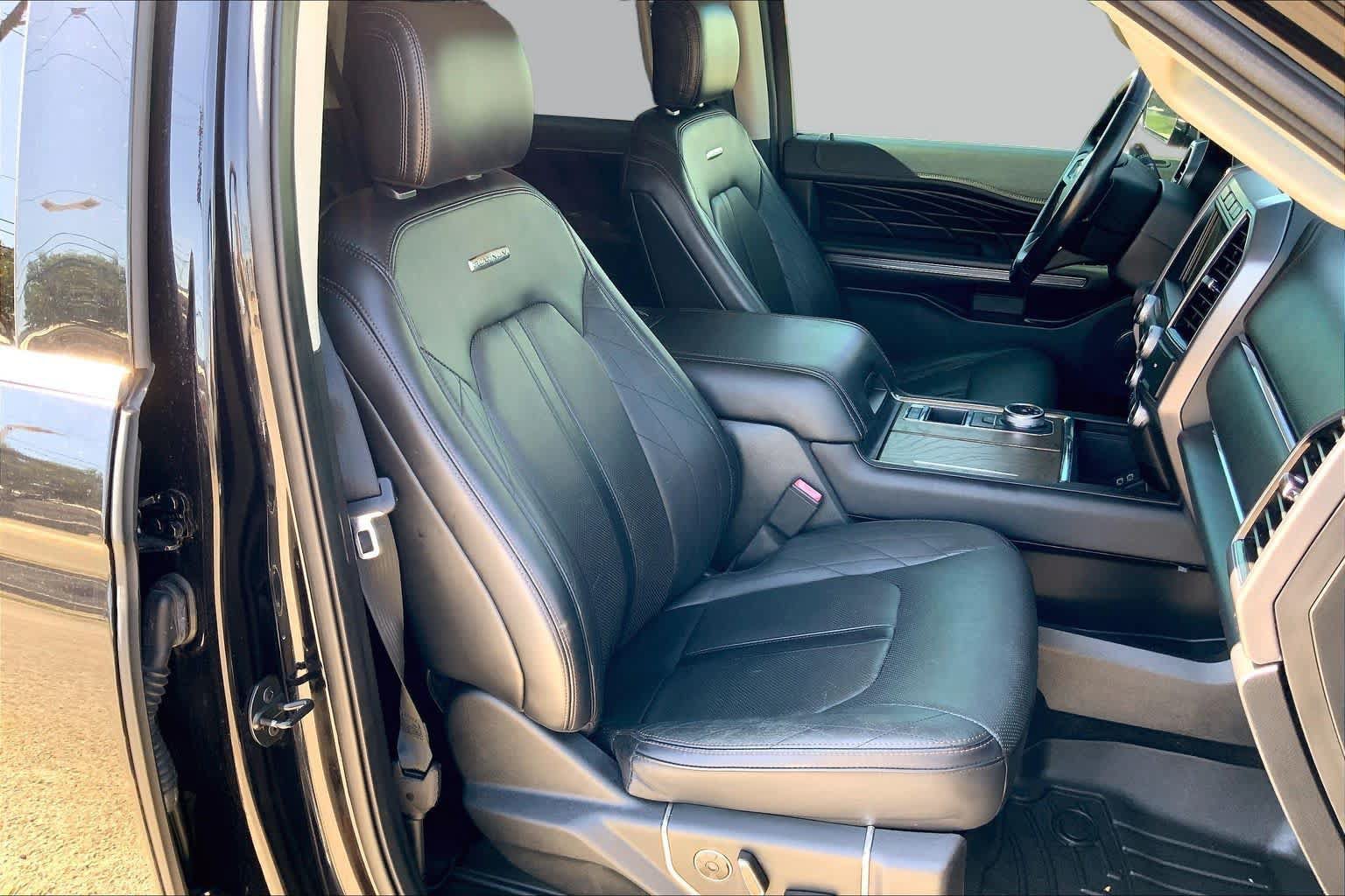 Certified 2019 Ford Expedition Platinum RWD image 16