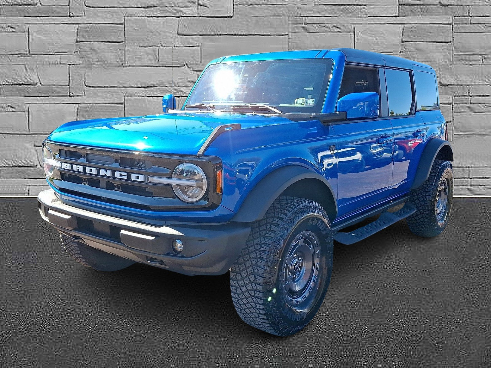 Certified 2024 Ford Bronco Outer Banks image 4