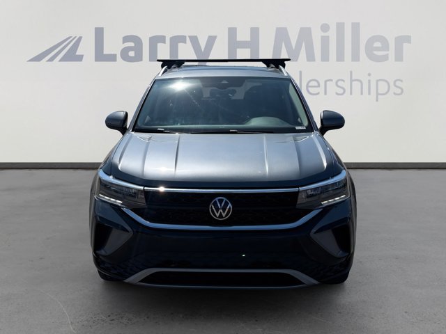 Used 2022 Volkswagen Taos SE w/ Panoramic Sunroof Package AWD/4WD image 8