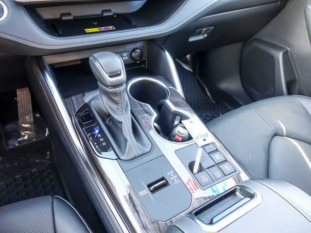 Used 2026 Toyota Highlander Limited AWD/4WD image 22