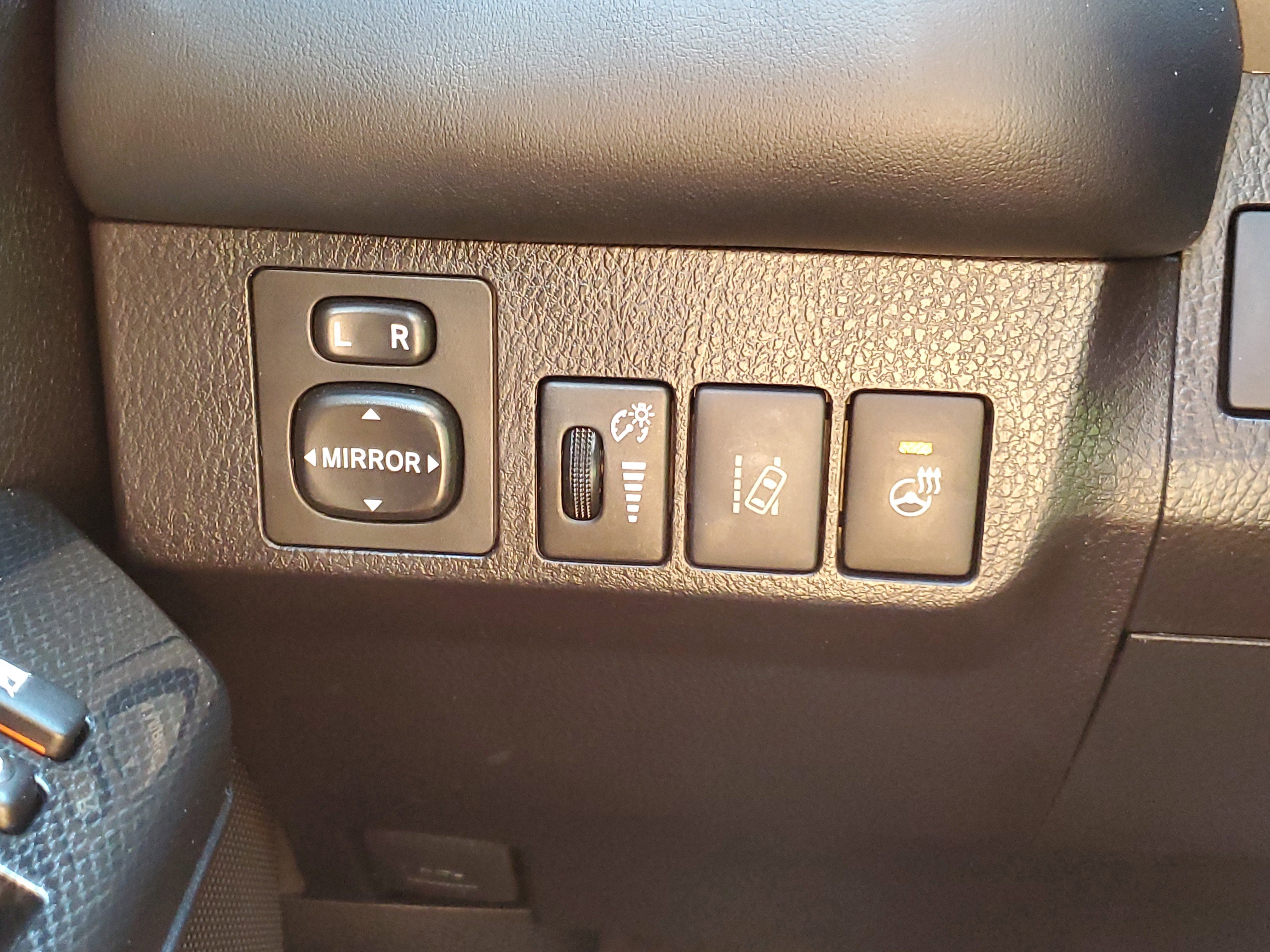 Used 2018 Toyota RAV4 Adventure image 28