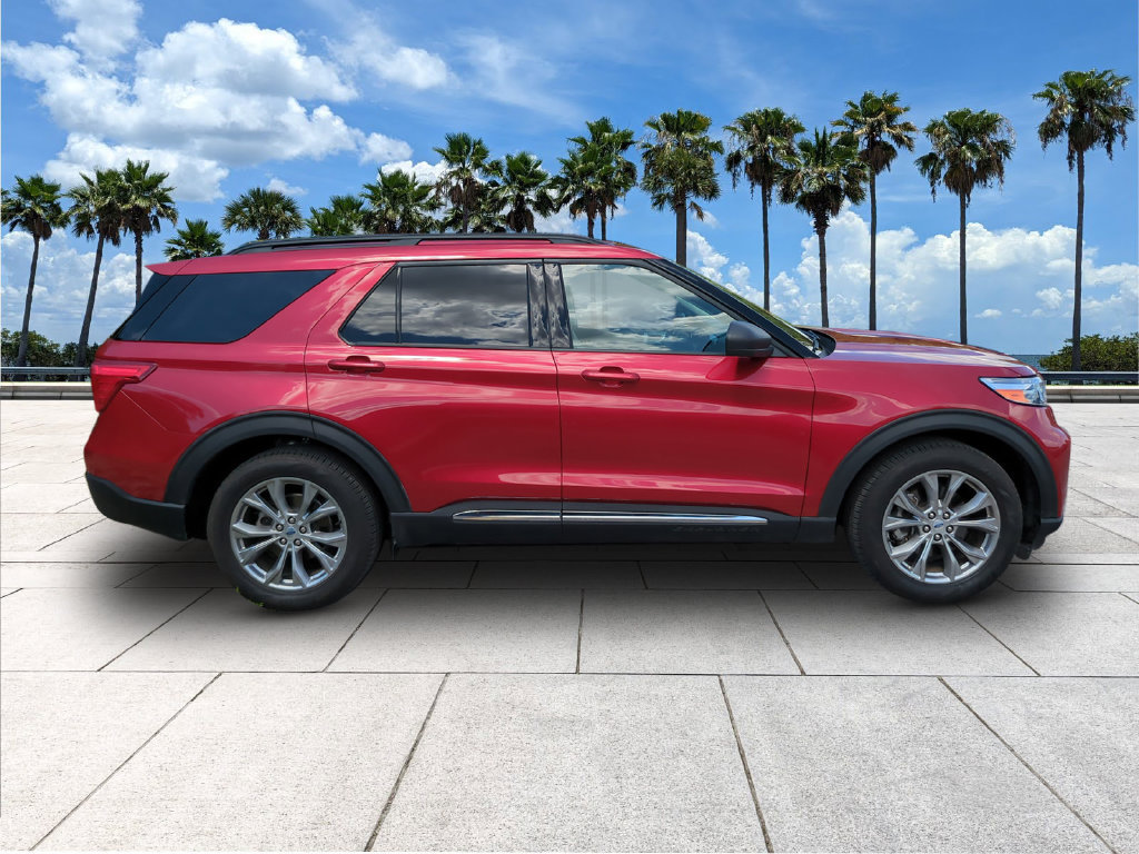 Certified 2023 Ford Explorer XLT w/ Equipment Group 202A RWD image 9