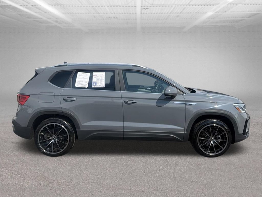 Used 2022 Volkswagen Taos SEL w/ Panoramic Sunroof Package AWD/4WD image 14