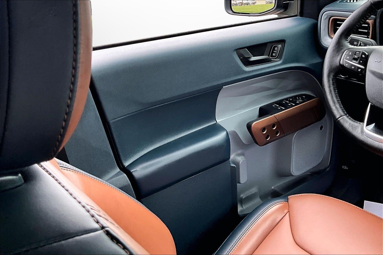 Certified 2022 Ford Maverick Lariat w/ Lariat Luxury Package AWD/4WD image 25