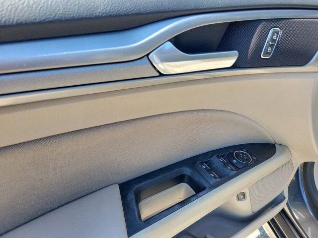 Certified 2019 Ford Fusion SE FWD image 23