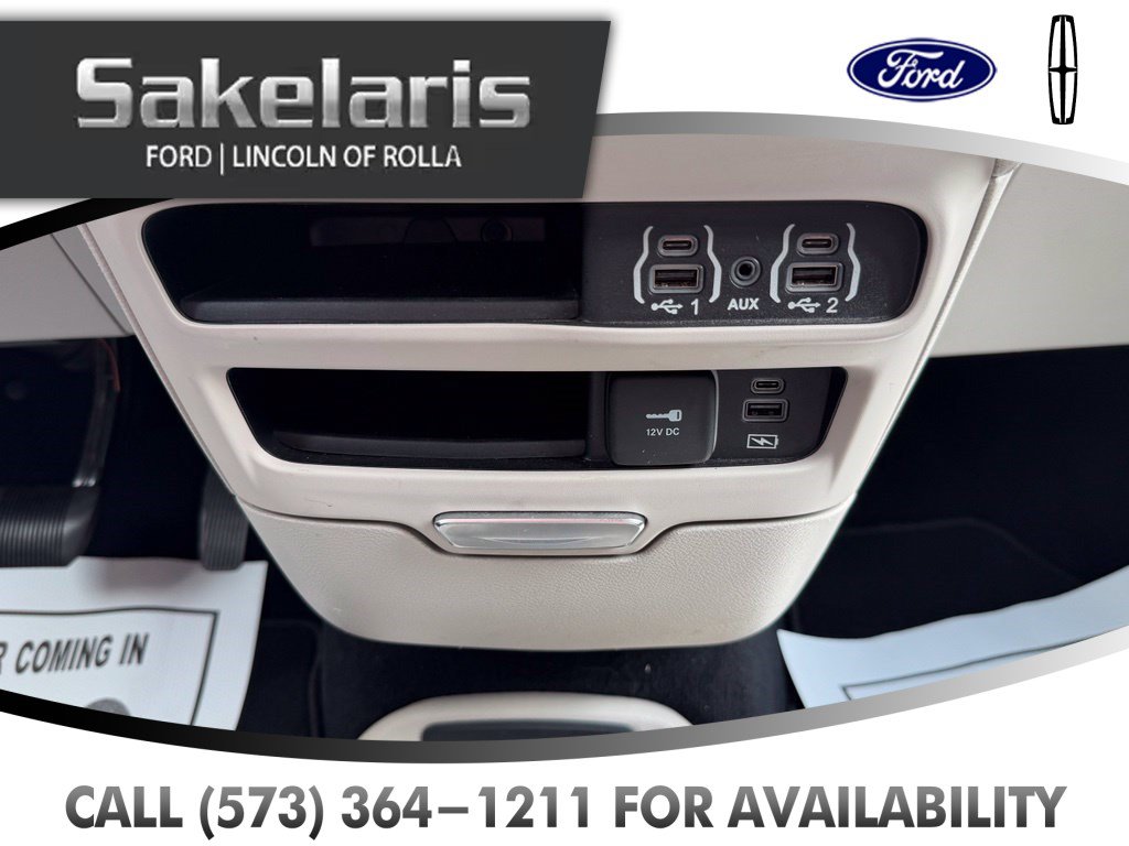 Used 2022 Chrysler Pacifica Touring-L FWD image 28