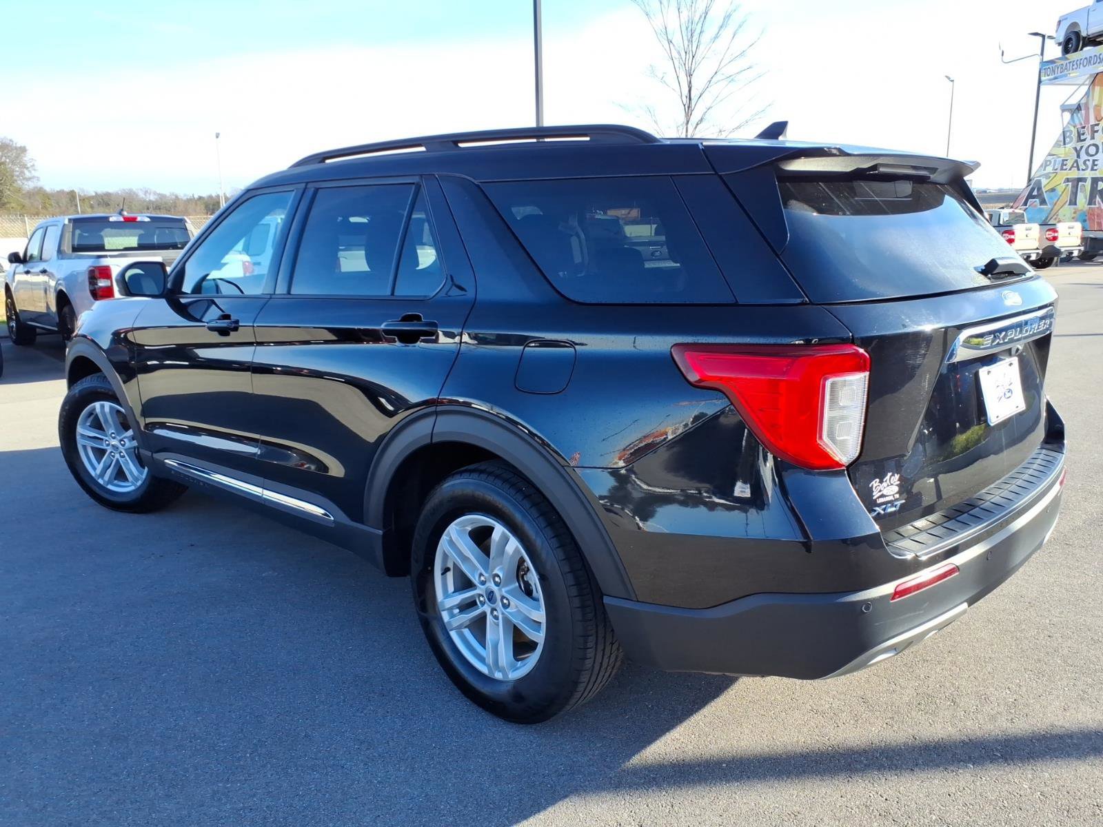 Certified 2024 Ford Explorer XLT w/ Equipment Group 202A image 3