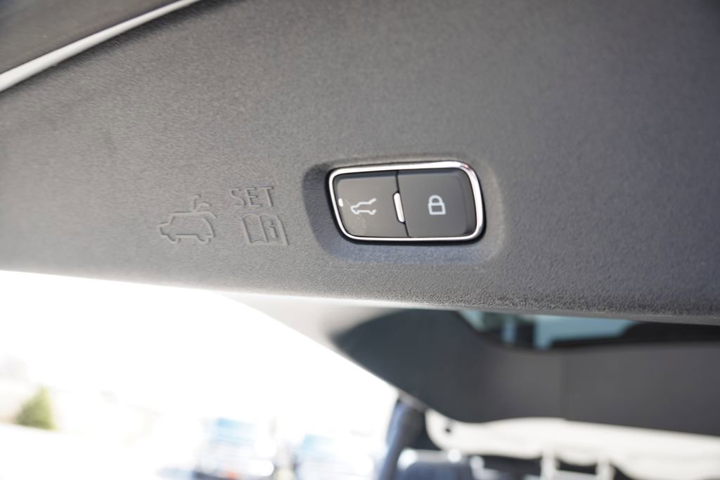 Certified 2025 Ford Expedition Max Platinum image 24