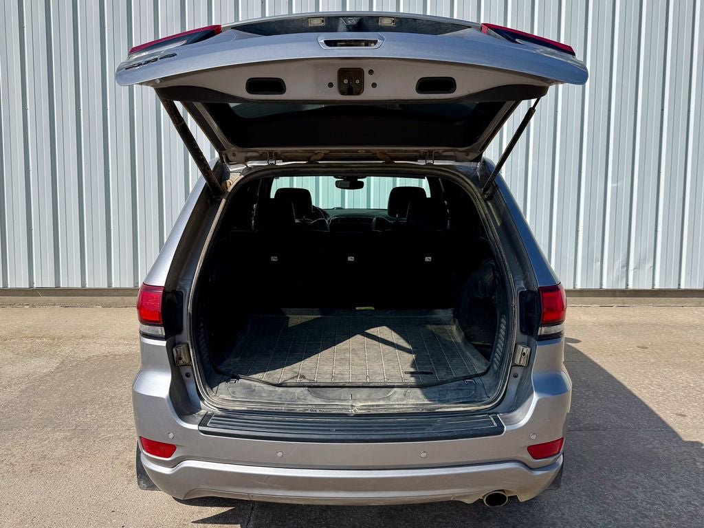 Used 2019 Jeep Grand Cherokee Altitude AWD/4WD image 14