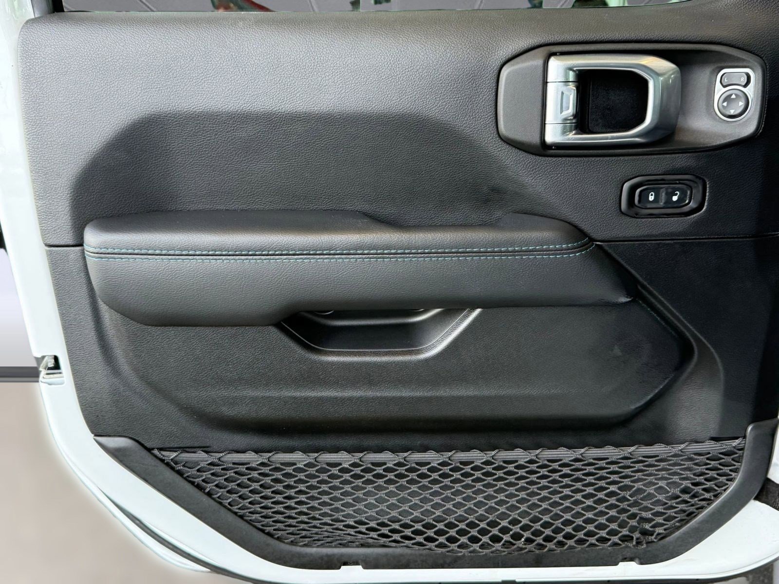 Used 2021 Jeep Wrangler Unlimited Rubicon 4xe w/ Steel Bumper Group image 23