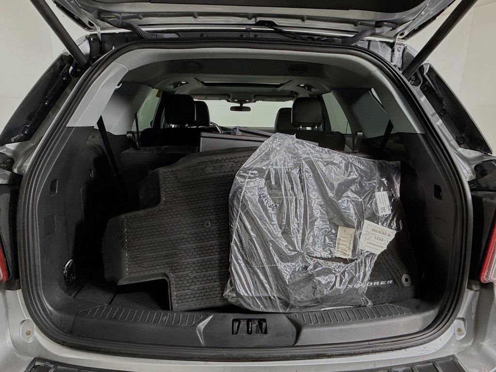 Certified 2023 Ford Explorer XLT w/ Equipment Group 202A image 27