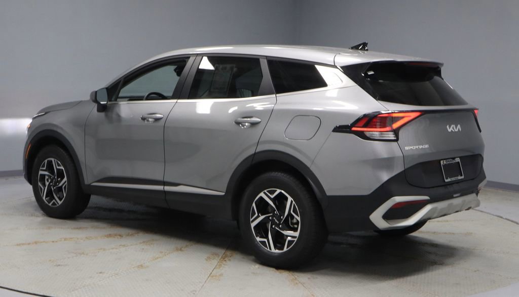 Used 2025 Kia Sportage LX AWD/4WD image 3