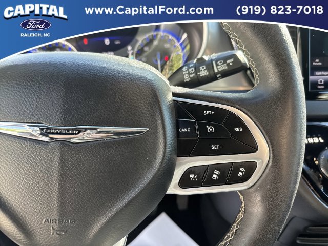 Used 2025 Chrysler Pacifica Select FWD image 22