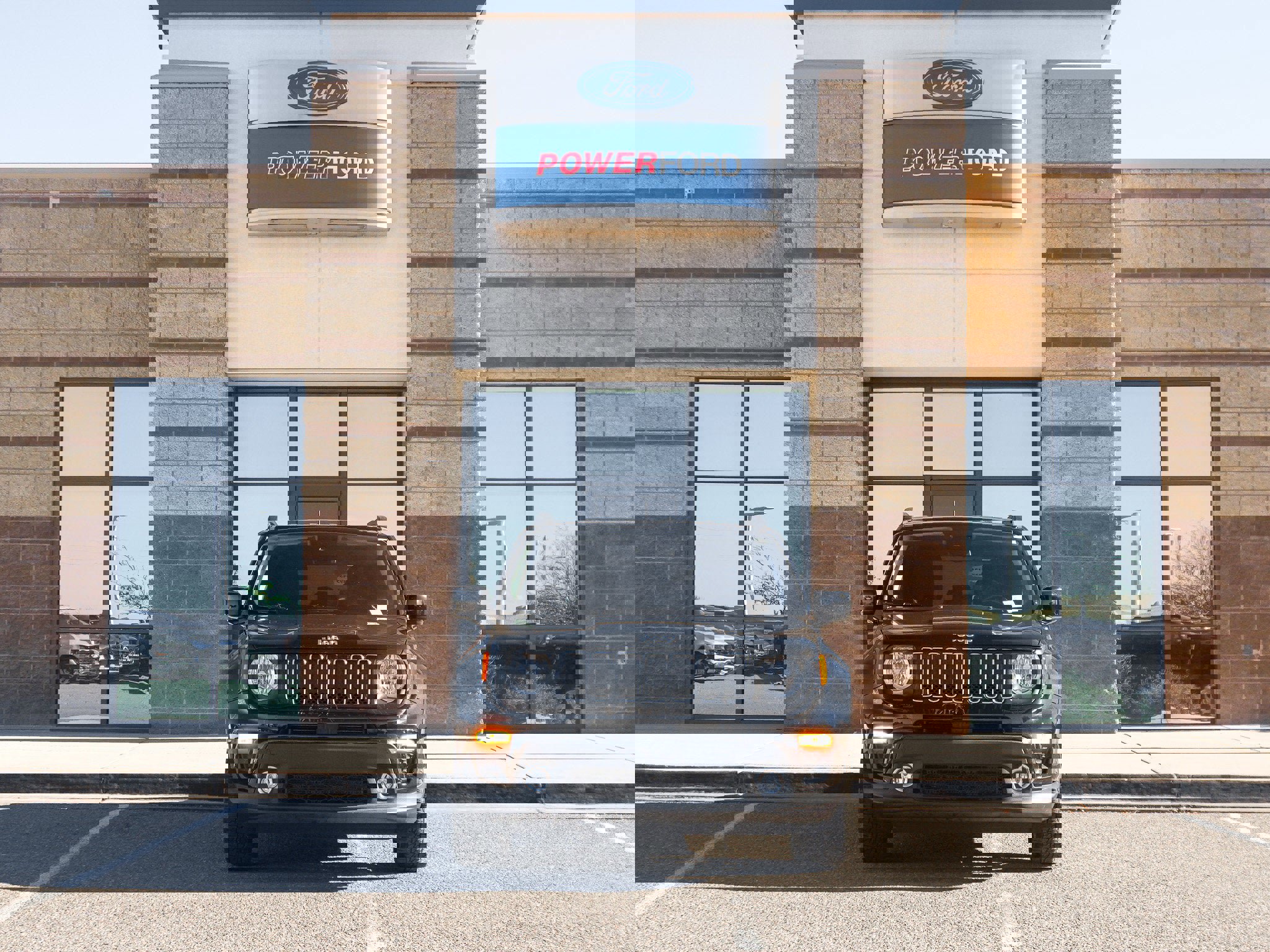 Used 2021 Jeep Renegade Latitude w/ Convenience Group image 3