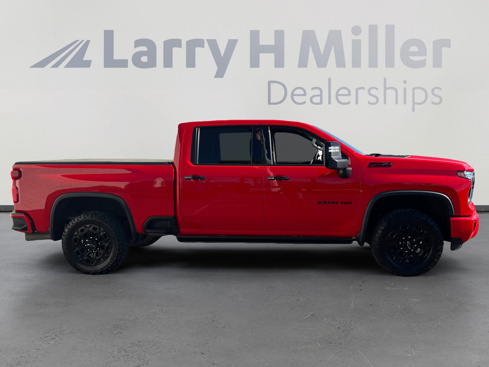Used 2024 Chevrolet Silverado 2500 LTZ w/ LTZ Plus Package image 6