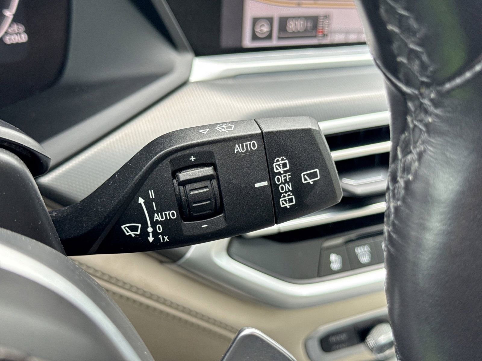 Used 2021 BMW X5 M50i AWD/4WD image 28