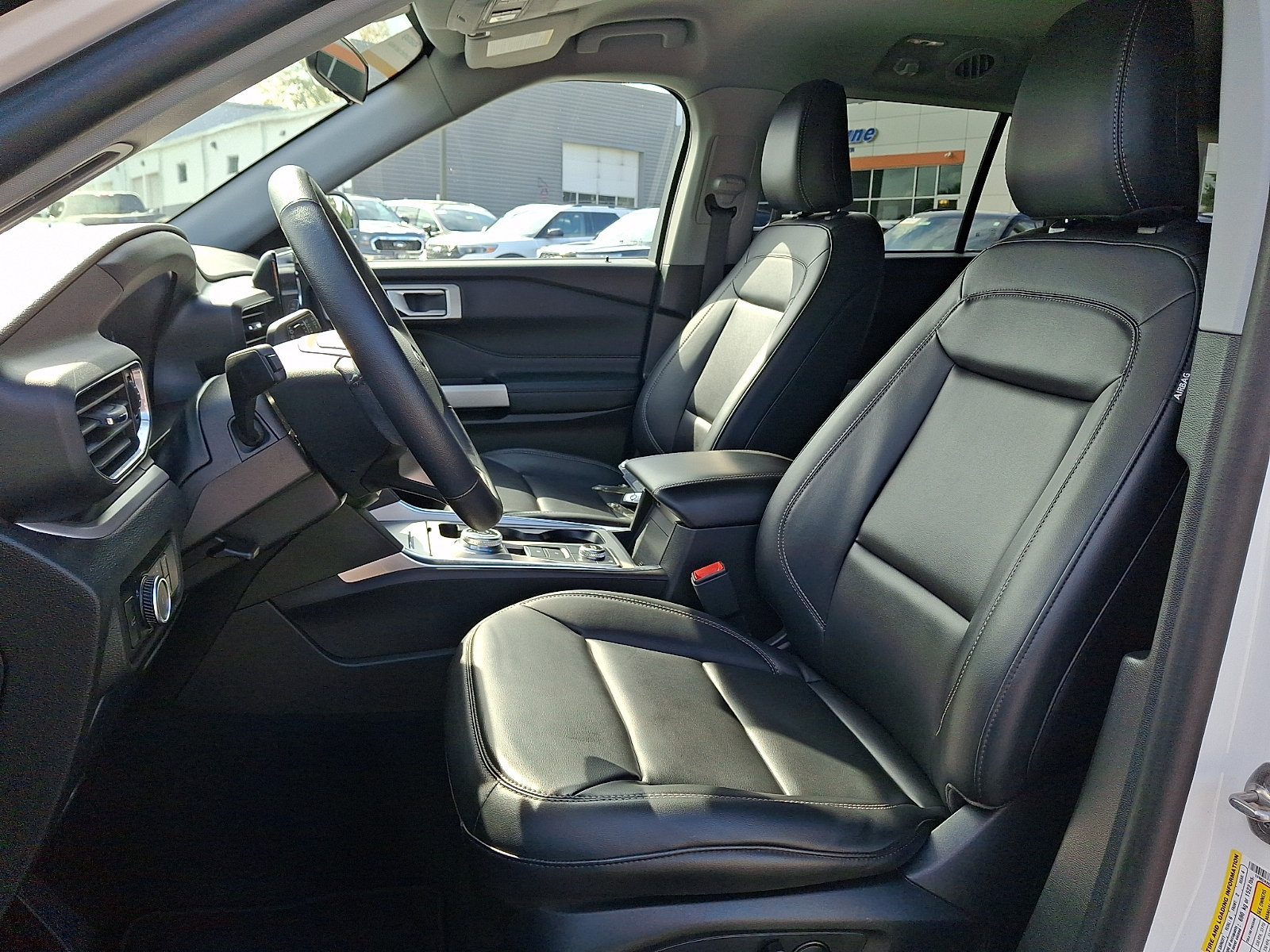 Certified 2023 Ford Explorer XLT w/ Equipment Group 202A AWD/4WD image 17