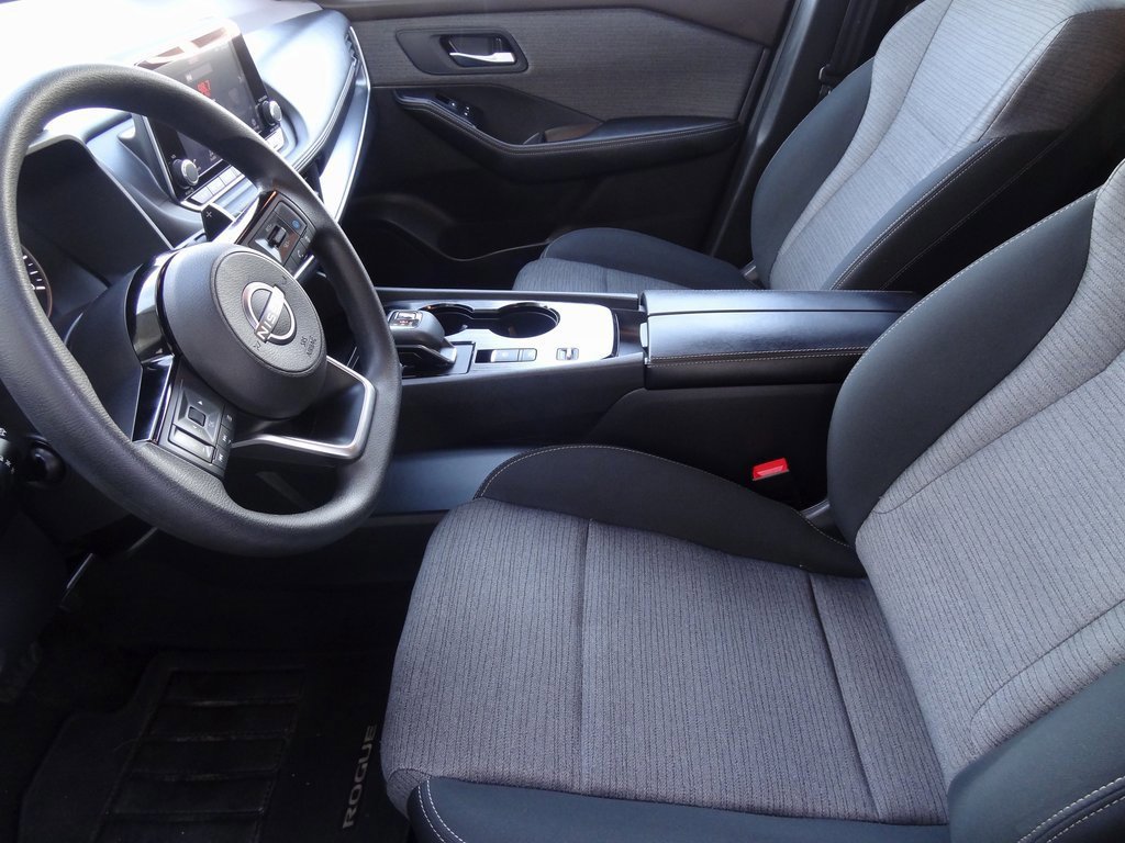 Used 2023 Nissan Rogue SV image 10